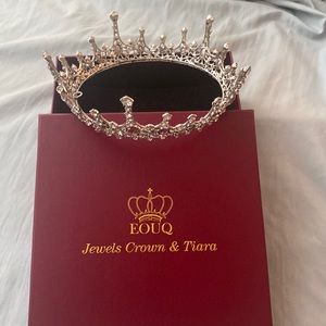 Beautiful Rhinestone Silver Plated Crown